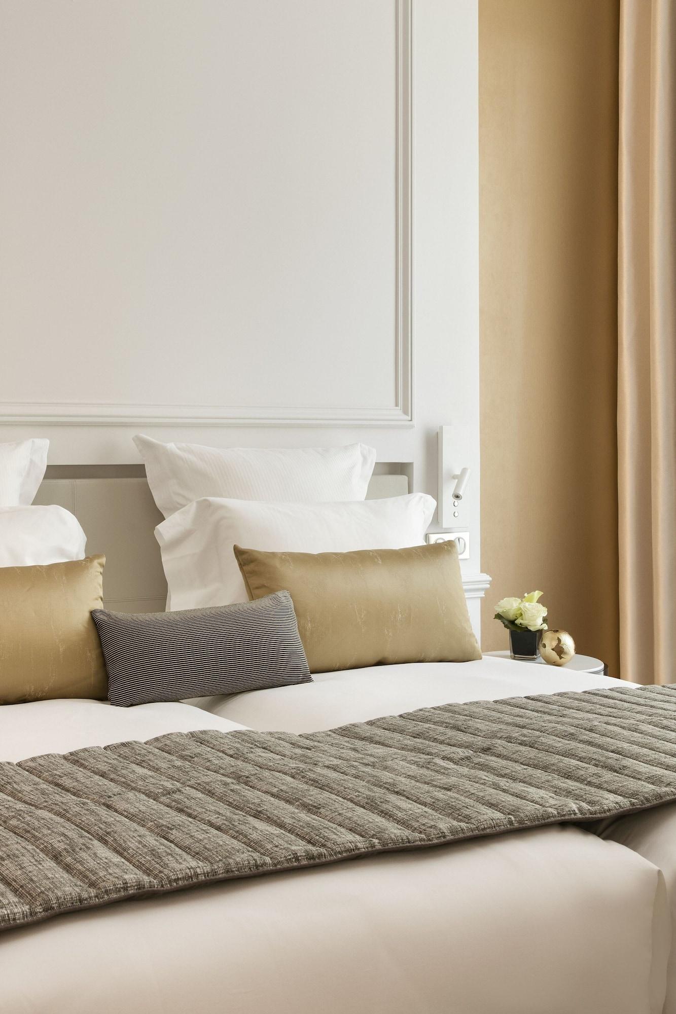 La Clef Champs-elysees By The Crest Collection Hotel Paris